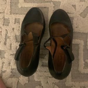 Miz Mooz 9.5 leather cut out heels